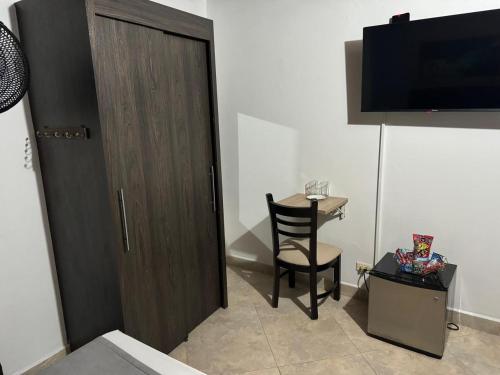 Double Room image 10