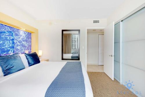 1BR Apartment with Ocean View in Sunny Isles Beach, USA
