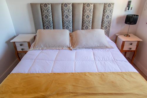 1 queen bed, 2 twin beds