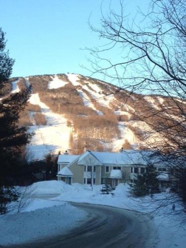 MOUNT SNOW GREENSPRING 41d in West Dover, Vereinigte Staaten von Amerika