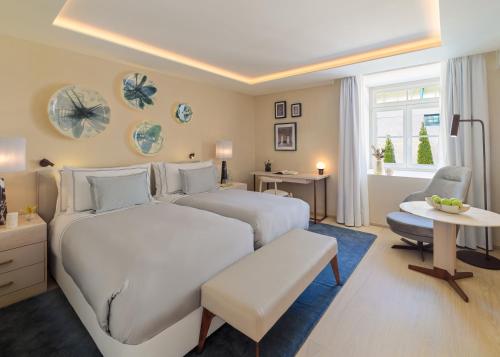 room detail thumbnail 1