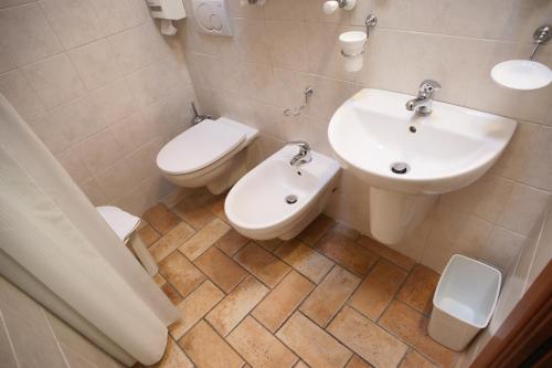 Albergo La Rocca - image 11