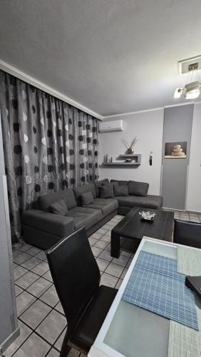 Mani's Family Lake Home, Tirana (photo 9)