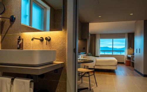 Sercotel Hotel Bahía de Vigo - image 2
