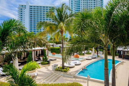 Fontainebleau Jr Suite with Balcony Condo in Miami Beach, USA