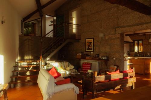 Cozy Family Home in Amazing Mountain with piano in Ansiães