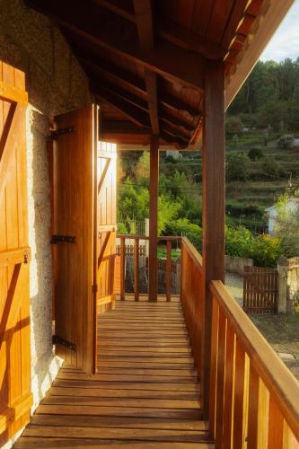 Balkons/terase, Cozy Family Home in Amazing Mountain with piano in Ansiães