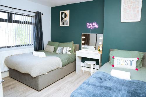 3bedrooms Stylish Home with Free Parking & Hot Tub in เวิร์ตลีย์