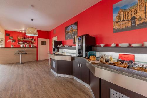 อาหารและเครื่องดื่ม, Hotel EDEN- Metz Nord ex le Berlange in วัวปี
