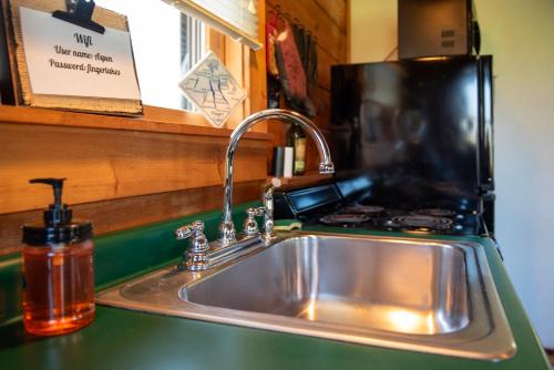 Mill Creek Cabins in Lodi, USA