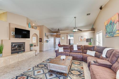 Sophisticated La Quinta House Less Than 5 Mi to Coachella! - image 9