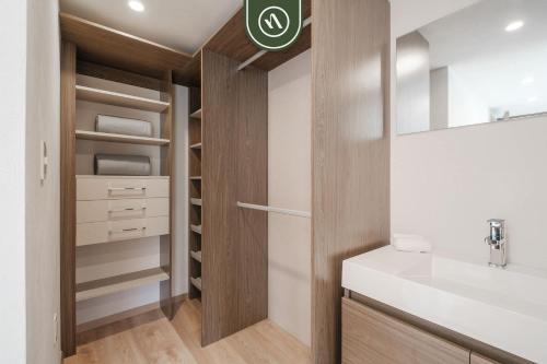 Brand New 2 BR Condo in Reforma - King Beds Brand New 2 BR Condo in Reforma - King Beds