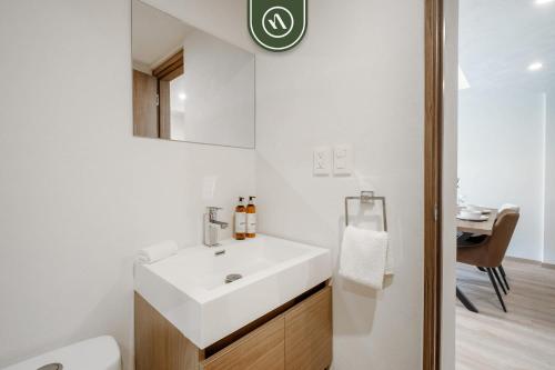 Brand New 2 BR Condo in Reforma - King Beds Brand New 2 BR Condo in Reforma - King Beds