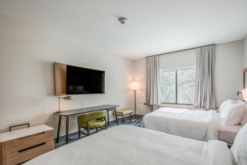 Fairfield Inn & Suites Whitewater - image 10