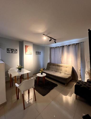 Studio Apartment image 9