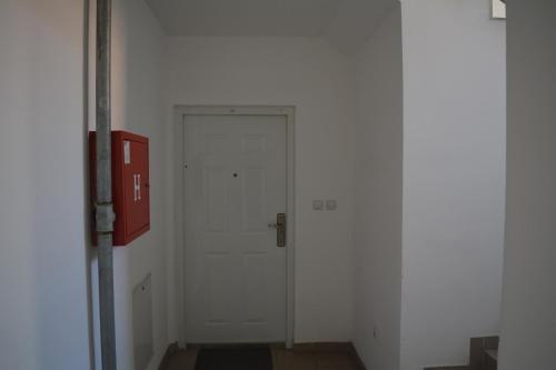 مدخل, Apartman Pirot in Pirot