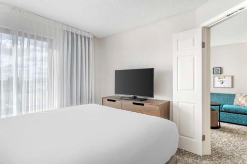 One Bedroom Suite Queen room in Sonesta ES Suites San Antonio Downtown Alamo Plaza