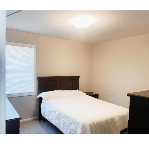 Comfortable Tuscaloosa Retreat Comfortable Tuscaloosa Retreat