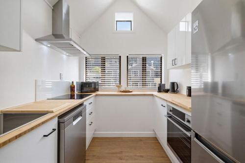 Clock tower Apartment - image 12