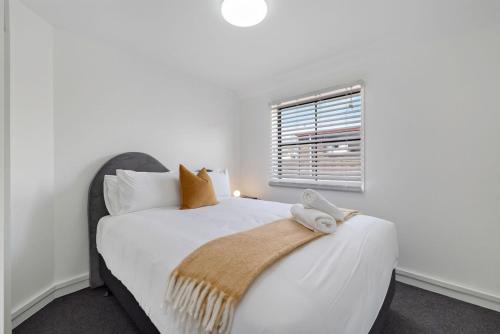 Clock tower Apartment - image 2