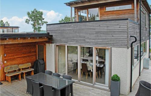 Viesnīcas āriene, 3 Bedroom Awesome Home In Mosterhamn in Mosterhamn