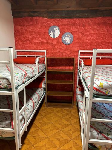 6 bunk beds