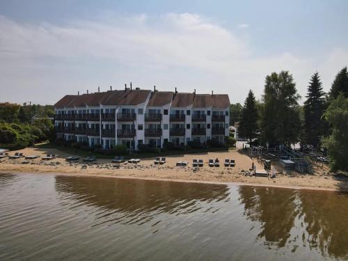 Bayfront Bliss at The Beach in Traverse City, USA