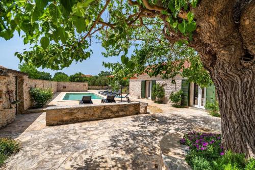 Seadmed, MY DALMATIA - Authentic villa Zvonko with private swimming pool in Otrić