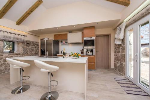 Seadmed, MY DALMATIA - Authentic villa Zvonko with private swimming pool in Otrić