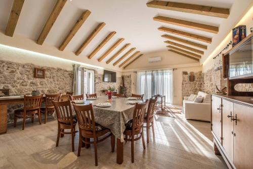 Seadmed, MY DALMATIA - Authentic villa Zvonko with private swimming pool in Otrić