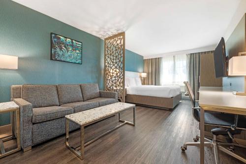 Best Western Plus Temecula Wine Country Hotel & Suites - main image