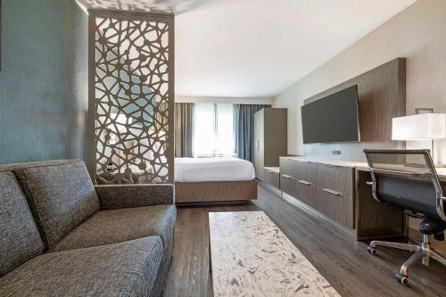Best Western Plus Temecula Wine Country Hotel & Suites - image 10