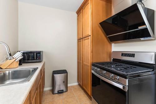 Cozy 2BR Home with Bright Interior & Relaxing Patio in Ontario, USA