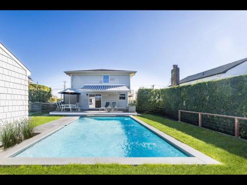 Ditch Plains,Montauk-Pool-JULY-AUGUST-ONLY in Montauk, USA