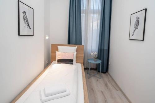 Very central extra large brand new AirCon apartment - image 2