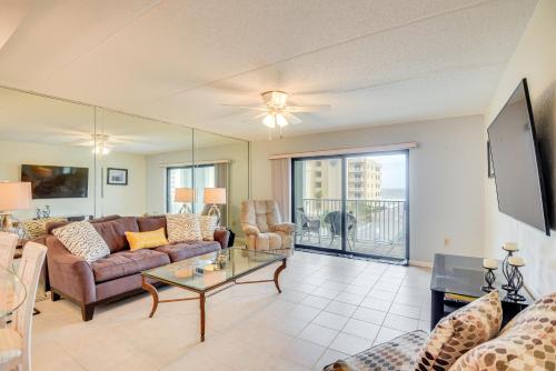 Walk to Coast Condo in Daytona Beach Shores! in Daytona Beach Shores, USA