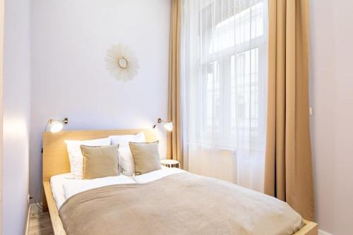 Central - Large and Comfy Apartment