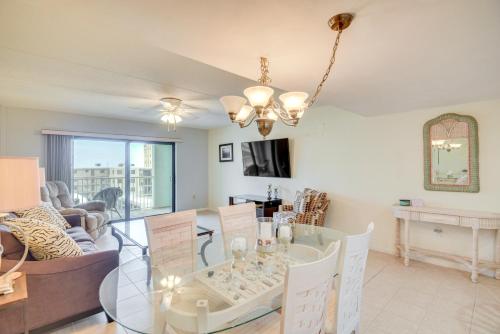 Walk to Coast Condo in Daytona Beach Shores! in Daytona Beach Shores, USA
