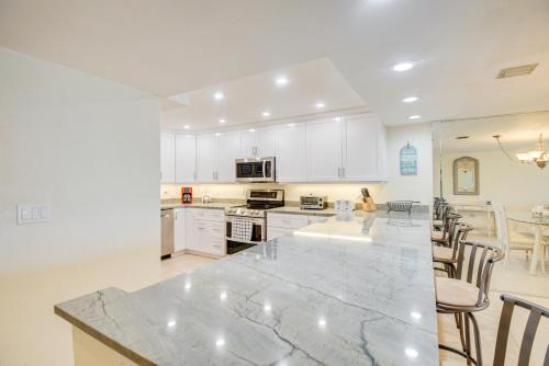 Walk to Coast Condo in Daytona Beach Shores! in Daytona Beach Shores, USA