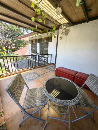 Facilities, Cozy Las Pinas Haven with Big Garden, Pet Friendly - Near Super Market and the Airport near SM Center Las Piñas