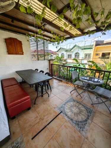 Recreational facilities, Cozy Las Pinas Haven with Big Garden, Pet Friendly - Near Super Market and the Airport near SM Center Las Piñas