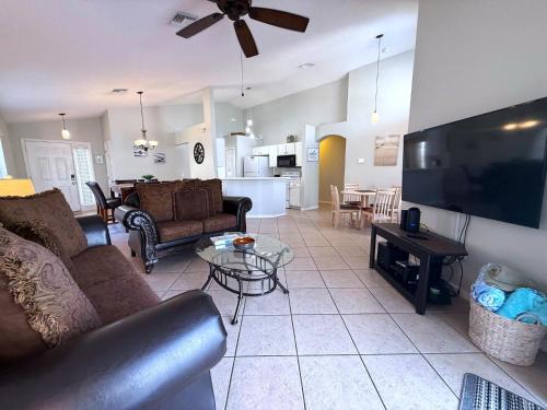 Southern Dunes - Golf Course Views Villa in Haines City, USA