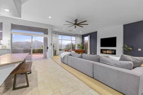 Massive 7BR Stunning MTN View Zen Retreat Pool and Spa in Ramona, USA