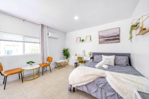 Pool House Near Chinatown Vegas WIFl-Sleeps 9, Las Vegas (foto 2)