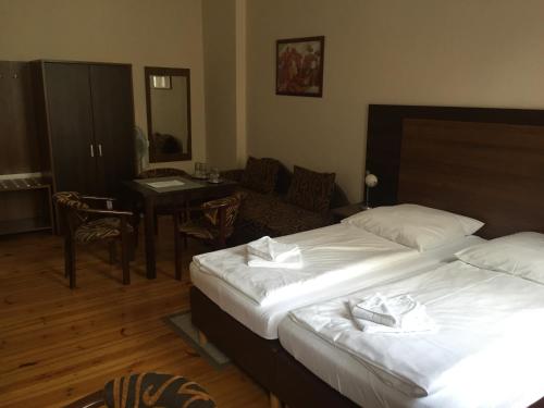 Family Room image 10