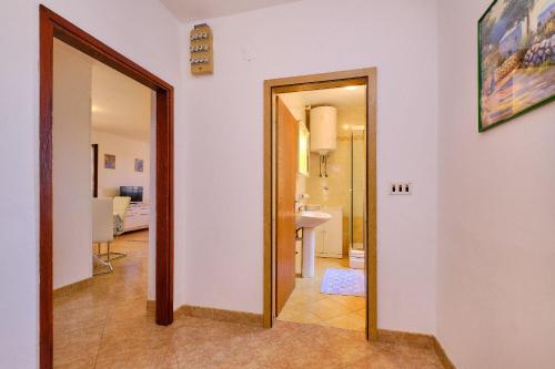 One-Bedroom Apartment with Balcony image 10