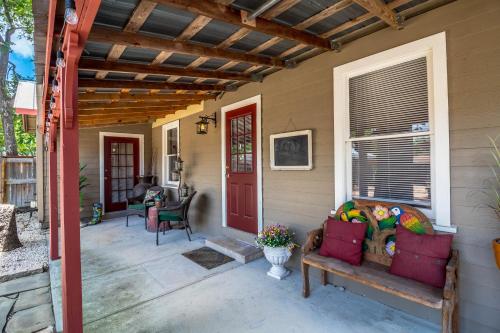 Shopping with Siobhain Downright Comfort Casita Stay in Comfort, USA
