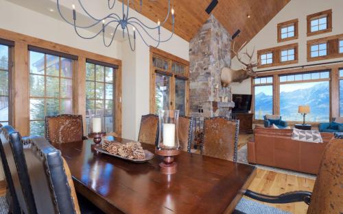 Cowboy Heaven Luxury Suite 2D in Big Sky, USA