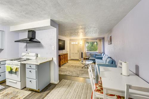 12 Mi to Dtwn Pittsburgh Home with In-Unit Laundry! in Pittsburgh, USA