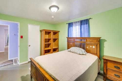 12 Mi to Dtwn Pittsburgh Home with In-Unit Laundry!